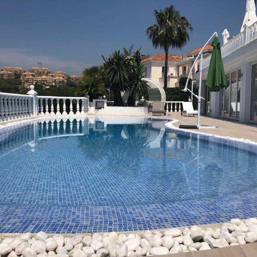 R02 Luxury Apartment In Villa With Pool And Garden ماربيا المظهر الخارجي الصورة