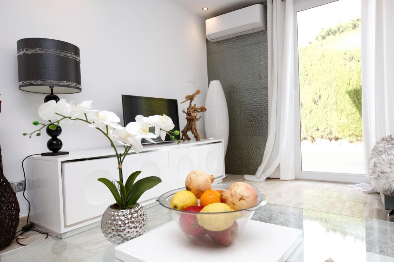 R02 Luxury Apartment In Villa With Pool And Garden ماربيا المظهر الخارجي الصورة